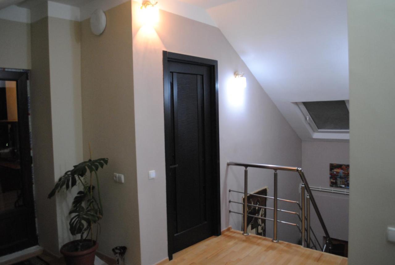Family Guesthouse - Macharashvili Tbilissi Extérieur photo