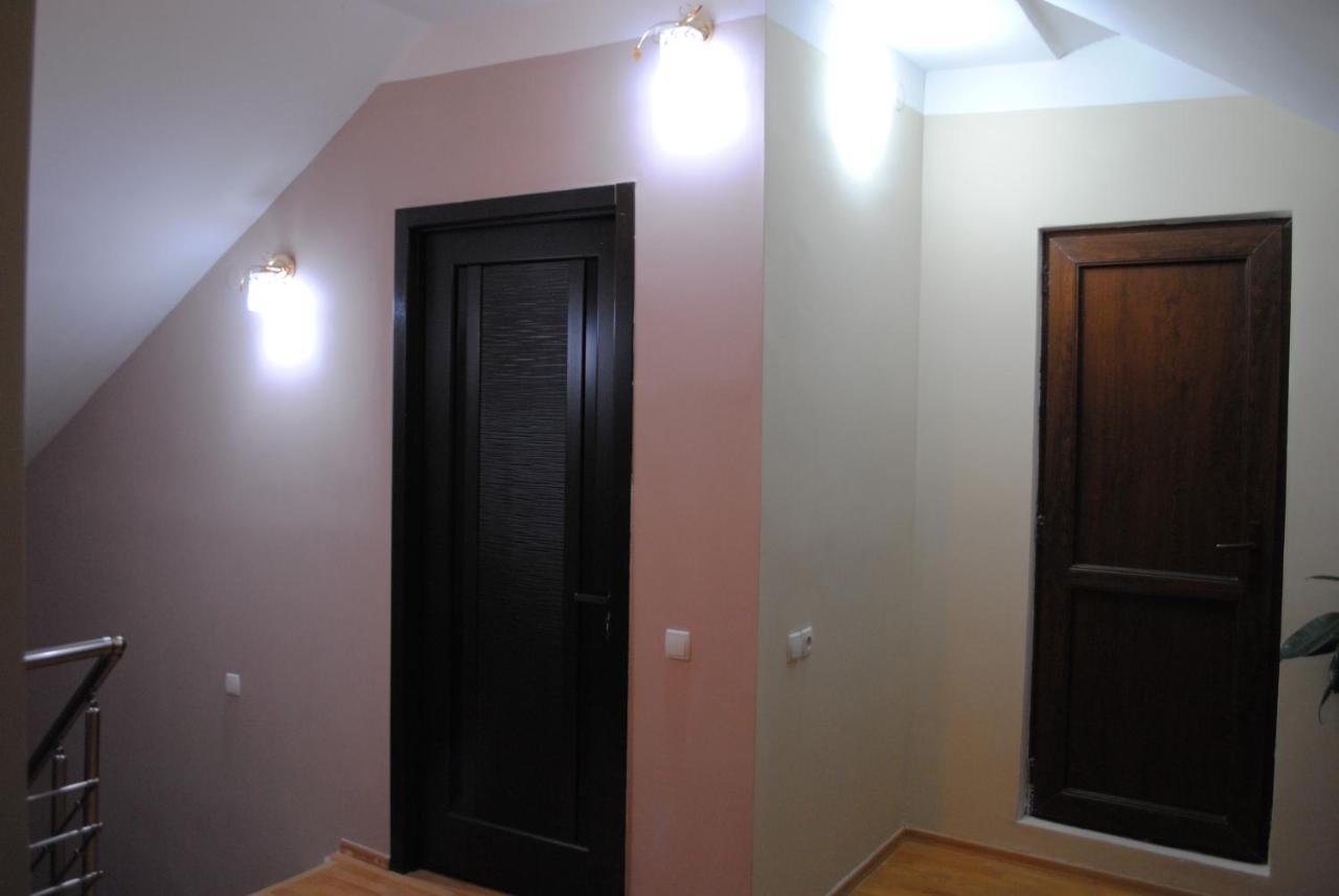 Family Guesthouse - Macharashvili Tbilissi Extérieur photo
