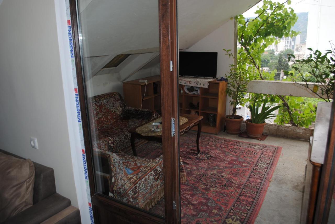Family Guesthouse - Macharashvili Tbilissi Extérieur photo